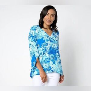 Beautiful by Lawrence Zarian- Blue and White Floral V-neck‎ Blouse Size L